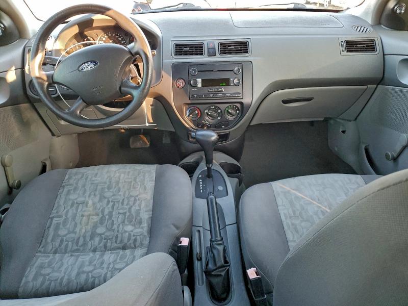 Photo 8 from auction – 2005 FORD FOCUS ZX4 with VIN 1FAFP34N75W140862