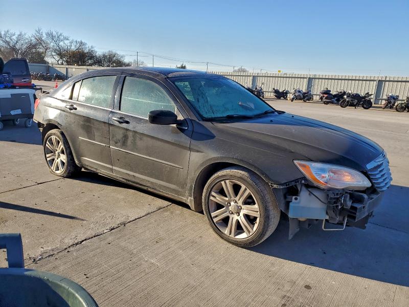 Photo 4 from auction – 2012 CHRYSLER 200 LX with VIN 1C3CCBAB5CN317882
