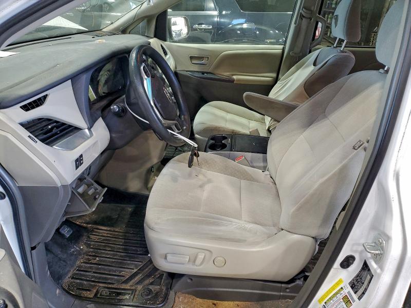 Photo 7 from auction – 2015 TOYOTA SIENNA LE with VIN 5TDKK3DC9FS587068