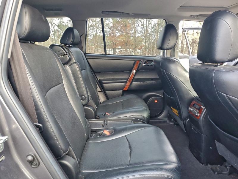 Photo 10 from auction – 2011 TOYOTA HIGHLANDER with VIN 5TDDK3EHXBS052599