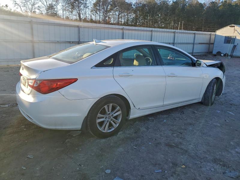 Photo 3 from auction – 2011 HYUNDAI SONATA GLS with VIN 5NPEB4AC0BH121679