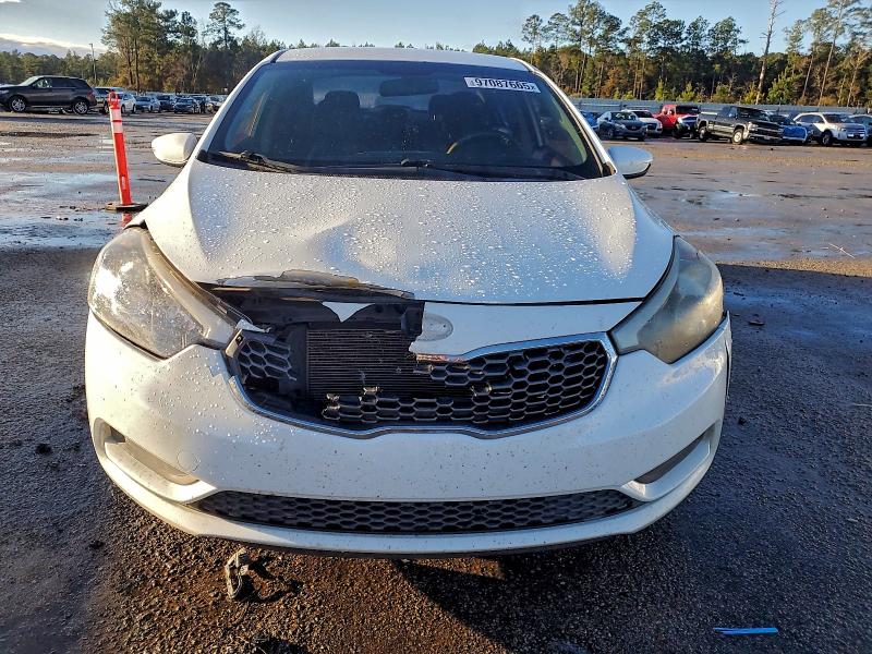 Photo 5 from auction – 2016 KIA FORTE LX with VIN KNAFK4A67G5605013