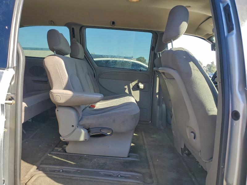 Photo 10 from auction – 2002 CHRYSLER TOWN & COU with VIN 2C8GP44362R675381