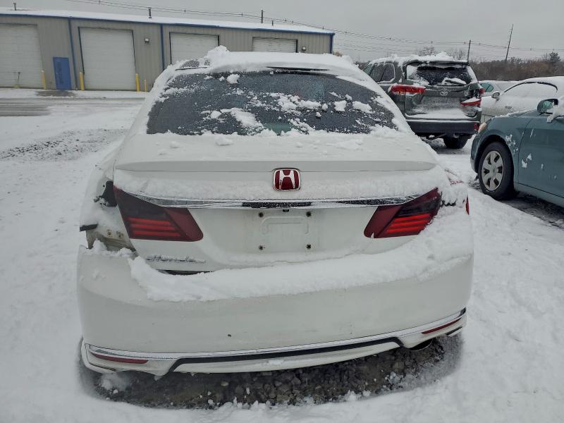 Photo 6 from auction – 2016 HONDA ACCORD with VIN 1HGCR2F58GA176589
