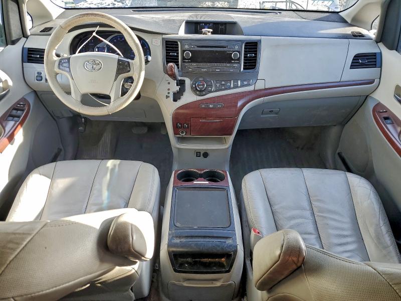 Photo 8 from auction – 2012 TOYOTA SIENNA XLE with VIN 5TDYK3DCXCS251516