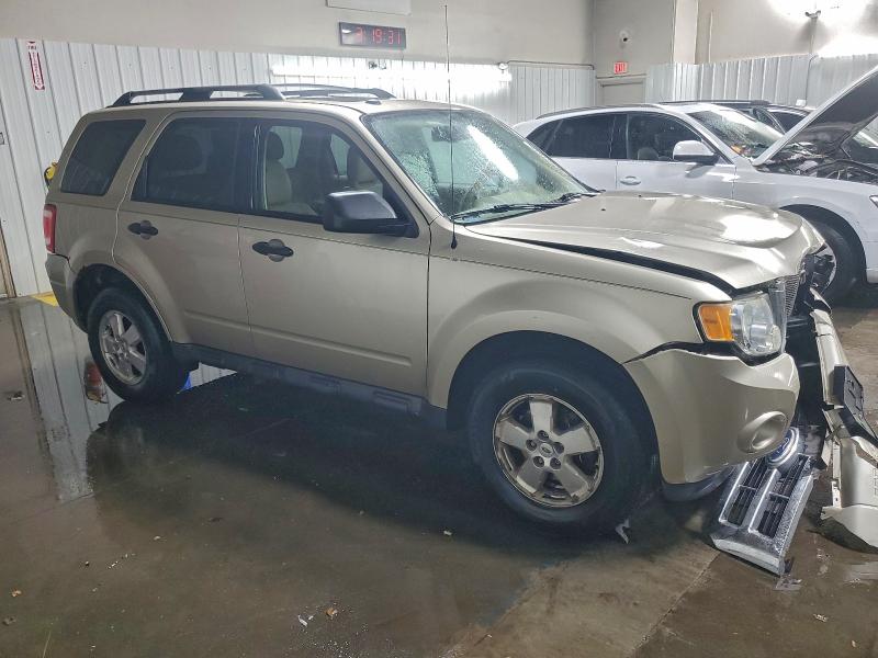 Photo 4 from auction – 2010 FORD ESCAPE XLT with VIN 1FMCU9D71AKC27177
