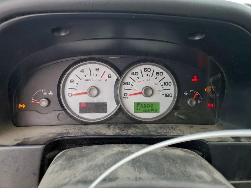 Photo 9 from auction – 2005 FORD ESCAPE XLT with VIN 1FMYU03115KA86793