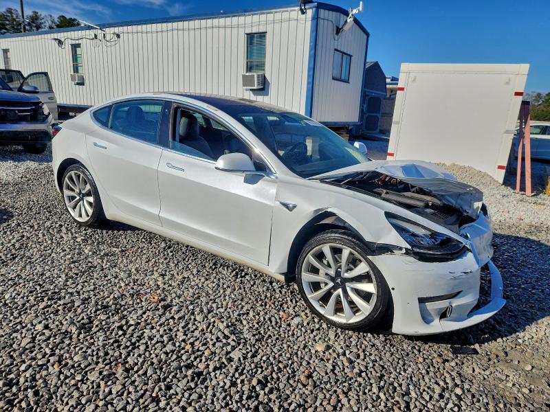 Photo 4 from auction – 2018 TESLA MODEL 3 with VIN 5YJ3E1EB0JF055064