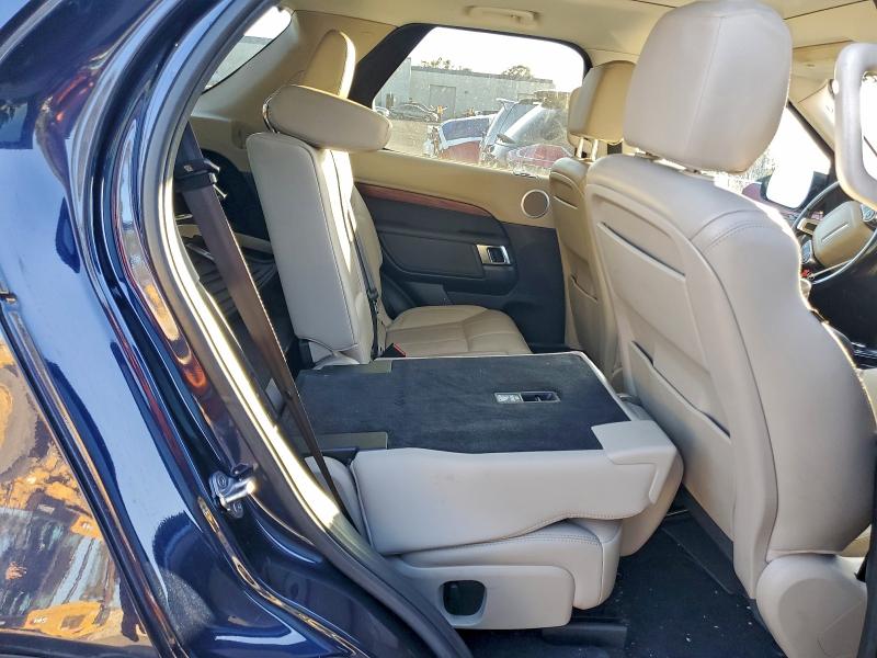 Photo 11 from auction – 2017 LAND ROVER DISCOVERY with VIN SALRRBBV5HA046083