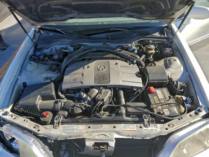 Photo 11 from auction – 2002 ACURA 3.5RL with VIN JH4KA96562C013395