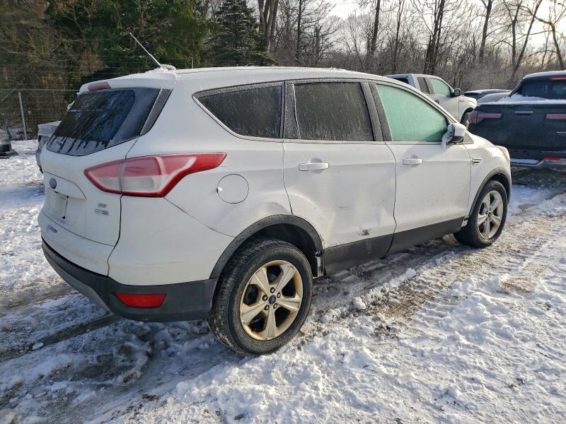 Photo 3 from auction – 2015 FORD ESCAPE SE with VIN 1FMCU9GX4FUB44088