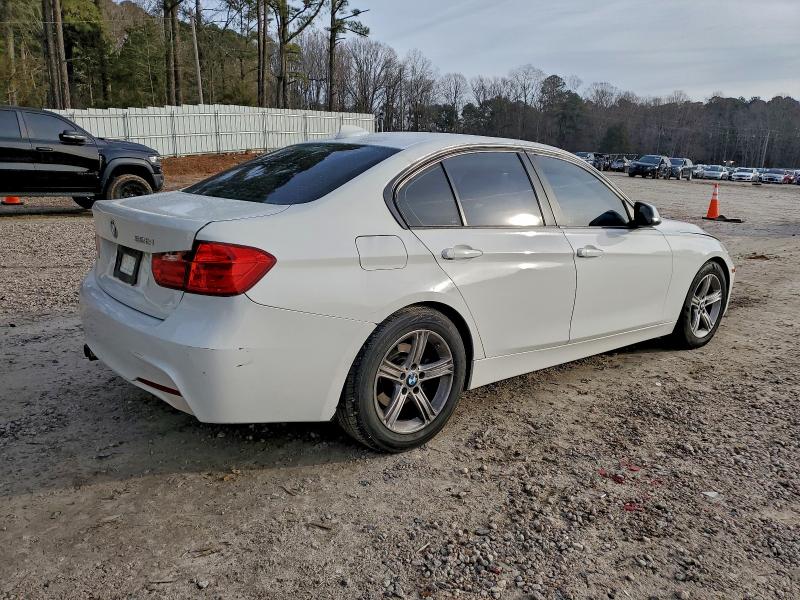 Photo 3 from auction – 2014 BMW 328 I with VIN WBA3A5C58EF605562