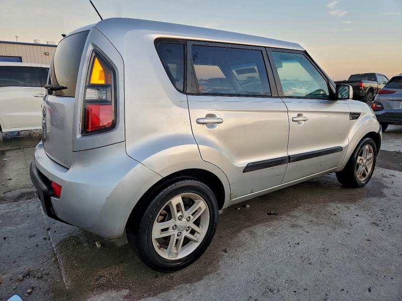 Photo 3 from auction – 2011 KIA SOUL with VIN KNDJT2A26B7711154
