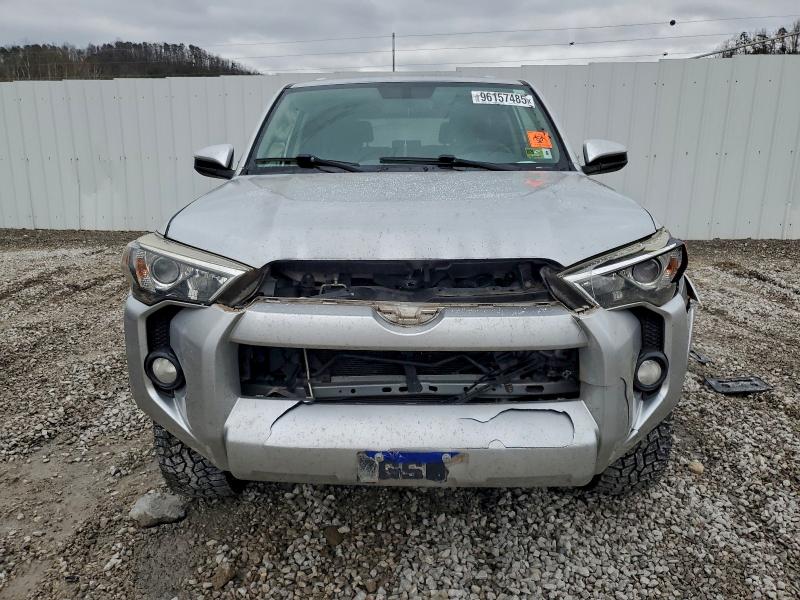 Photo 5 from auction – 2015 TOYOTA 4RUNNER SR with VIN JTEBU5JR0F5219202