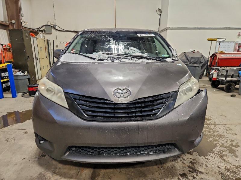 Photo 5 from auction – 2011 TOYOTA SIENNA LE with VIN 5TDKK3DC0BS011136