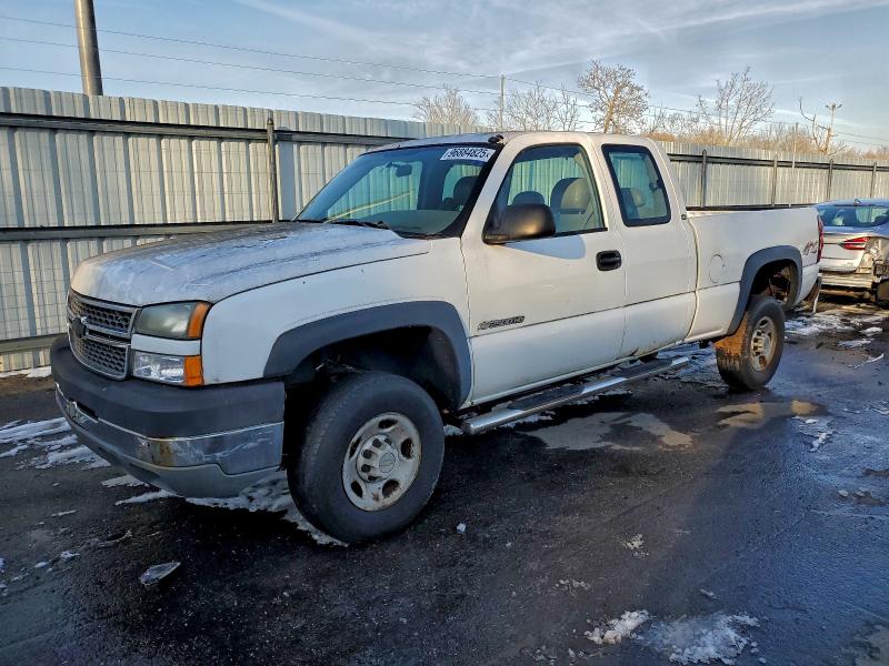CHEVROLET SILVERADO 2005 with VIN 1GCHK29G95E236276 - Photo from auction