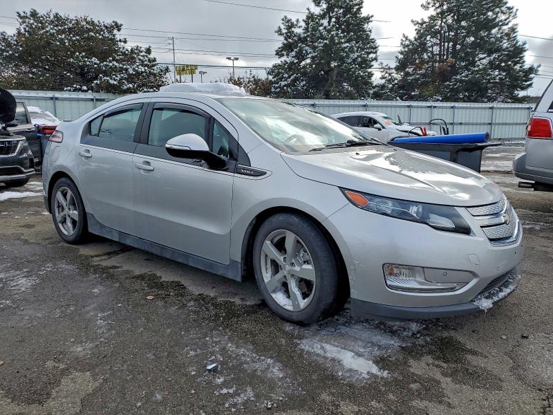 Photo 4 from auction – 2013 CHEVROLET VOLT with VIN 1G1RD6E46DU144072