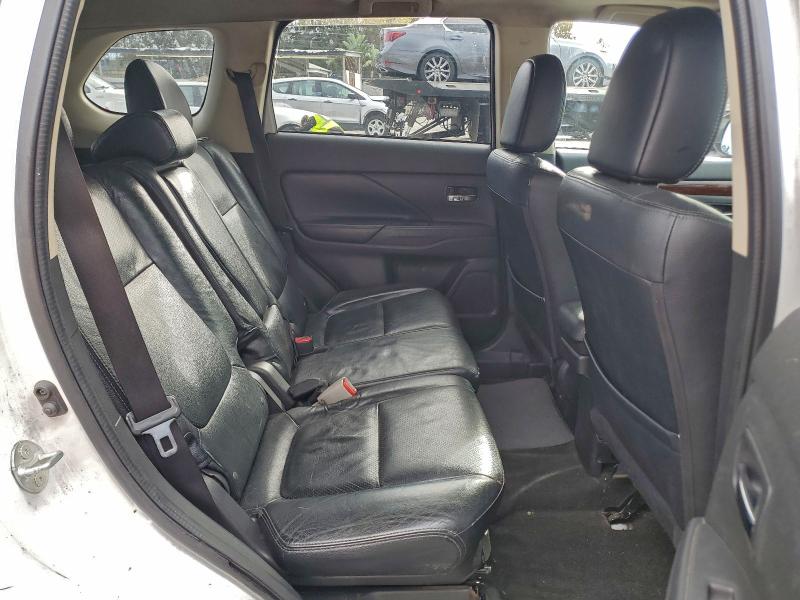 Photo 11 from auction – 2015 MITSUBISHI OUTLANDER with VIN JA4AD3A33FZ008529