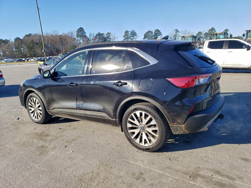 Photo 2 from auction – 2020 FORD ESCAPE TIT with VIN 1FMCU9J98LUA74293