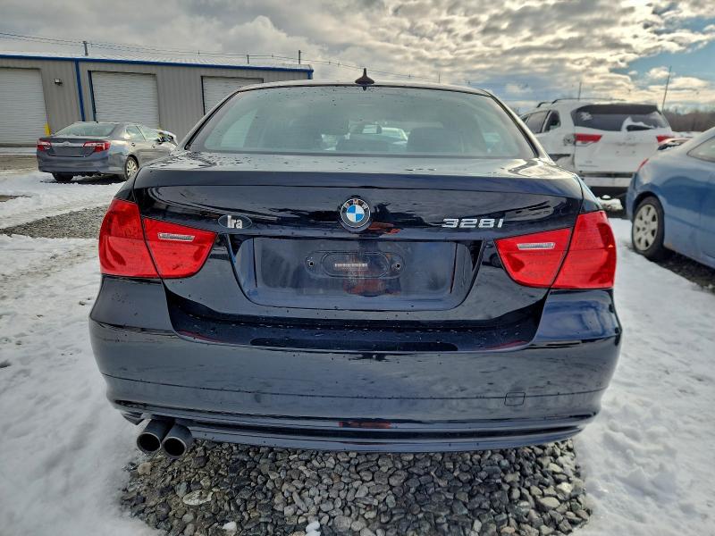Photo 6 from auction – 2011 BMW 328 XI with VIN WBAPK7C52BF083033