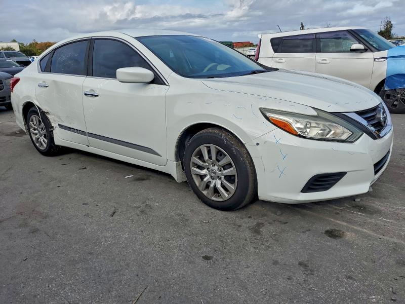 Photo 4 from auction – 2016 NISSAN ALTIMA 2.5 with VIN 1N4AL3AP4GC258822