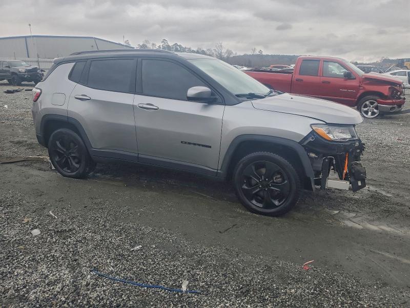 Фото 4 с аукциона – 2018 JEEP COMPASS LA с VIN 3C4NJCBB5JT324651