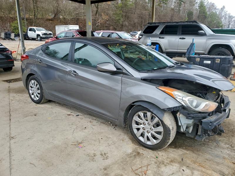 Photo 4 from auction – 2012 HYUNDAI ELANTRA GL with VIN 5NPDH4AE4CH084195