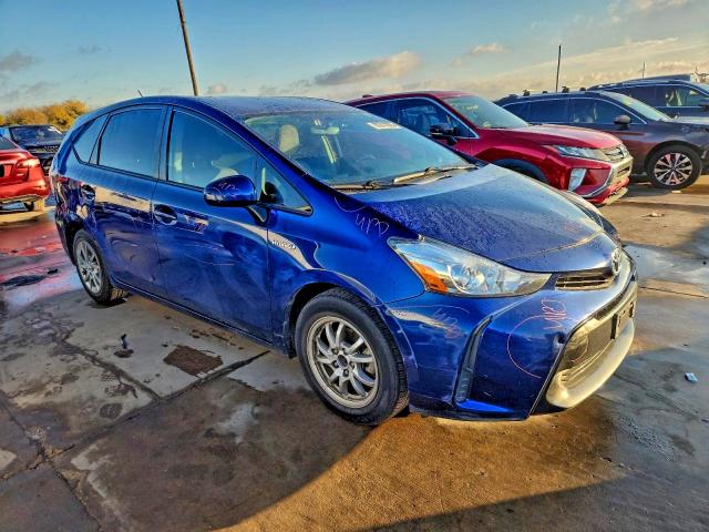 Photo 4 from auction – 2015 TOYOTA PRIUS V with VIN JTDZN3EU2FJ037401