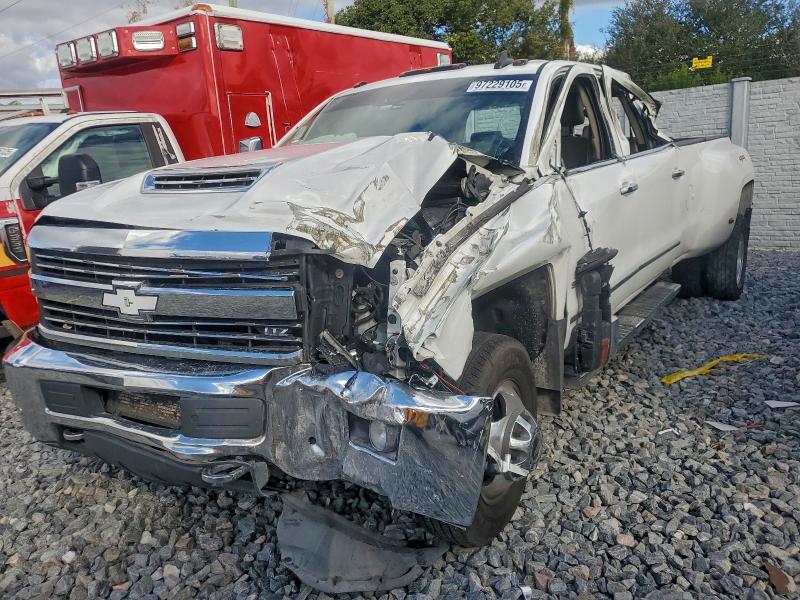 CHEVROLET SILVERADO 2019 with VIN 1GC4KXEY8KF170593 - Photo from auction