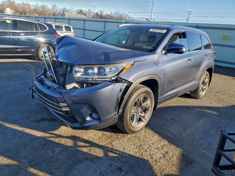 TOYOTA HIGHLANDER 2018 with VIN 5TDDZRFH8JS871896 - Photo from auction
