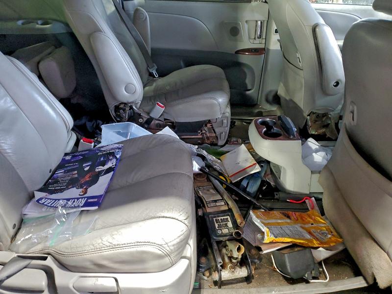 Photo 10 from auction – 2011 TOYOTA SIENNA XLE with VIN 5TDDK3DCXBS012190