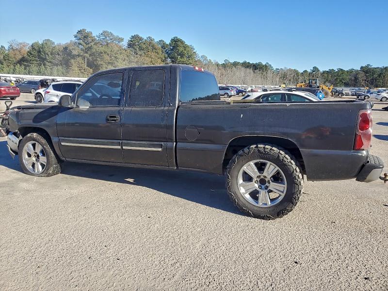Photo 2 from auction – 2003 CHEVROLET SILVERADO with VIN 2GCEC19V631183835