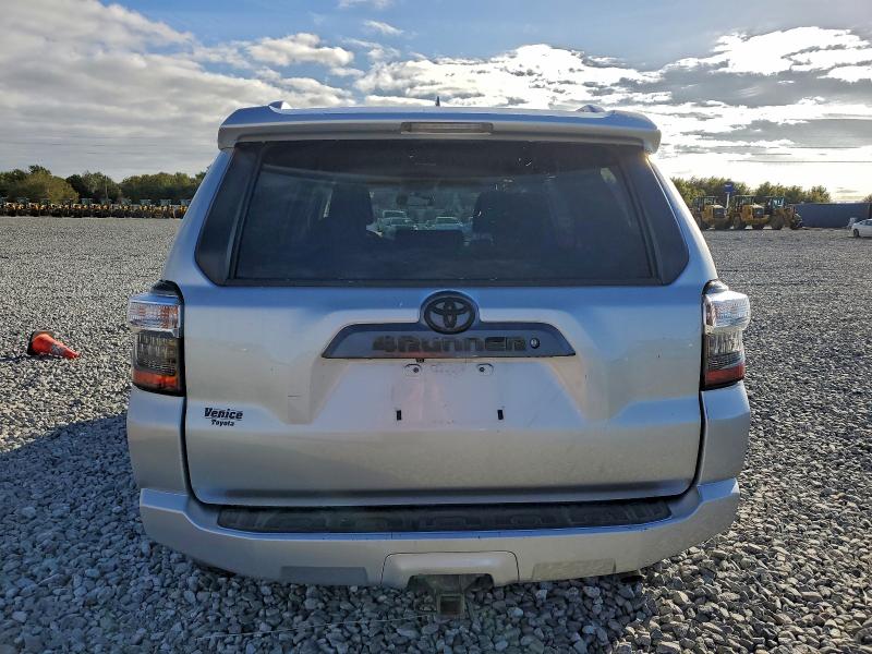 Photo 6 from auction – 2016 TOYOTA 4RUNNER SR with VIN JTEZU5JR5G5130516