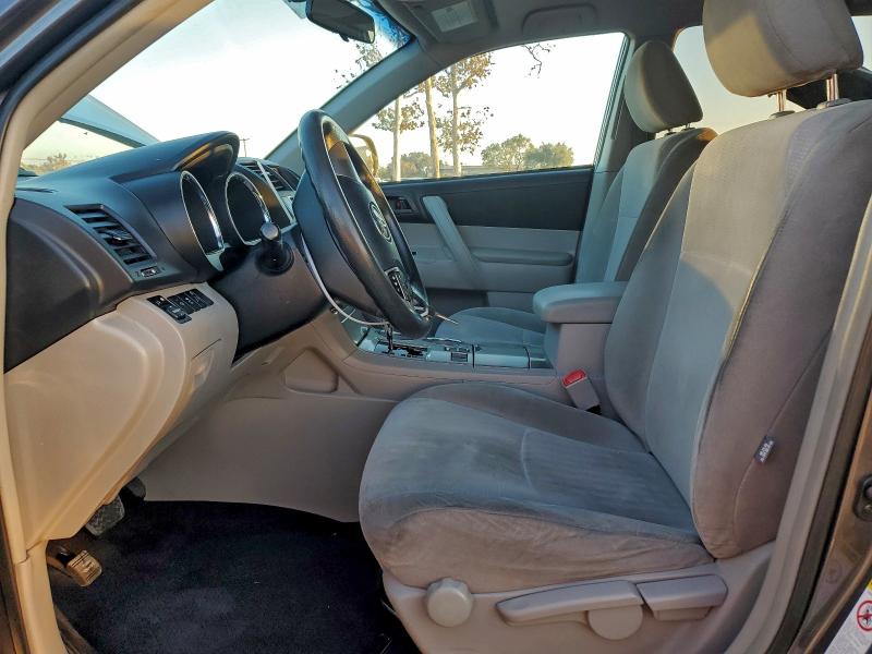 صورة رقم 7 من المزاد - 2013 TOYOTA HIGHLANDER مع VIN 5TDZA3EH3DS043948