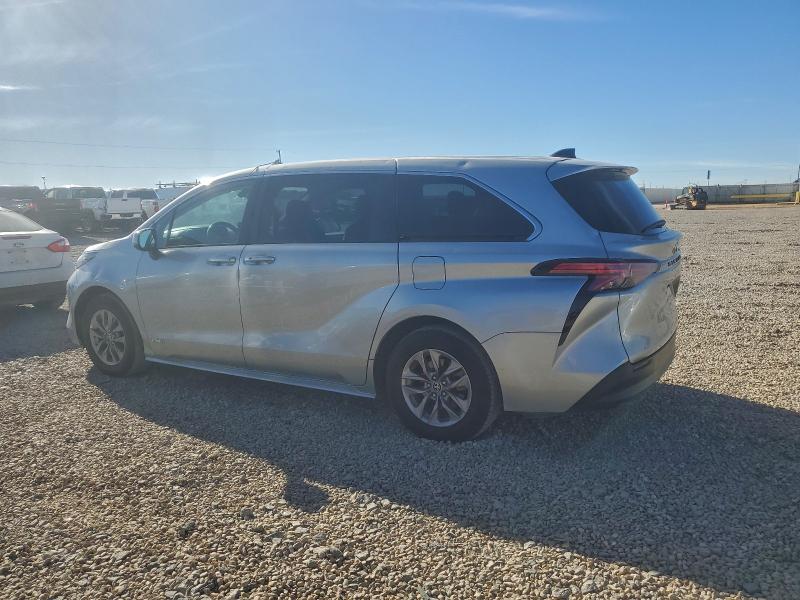 Photo 2 from auction – 2021 TOYOTA SIENNA LE with VIN 5TDKSKFC5MS035880