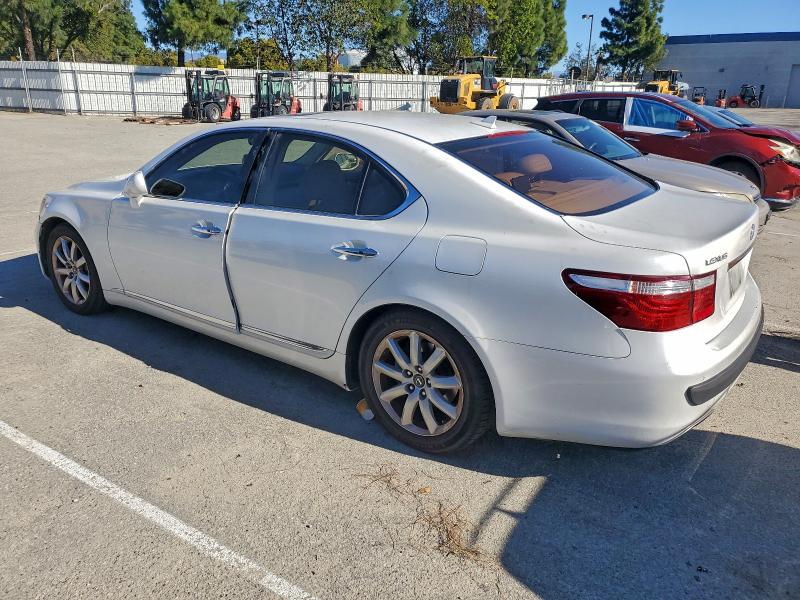 Photo 2 from auction – 2007 LEXUS LS 460 with VIN JTHBL46F675018937
