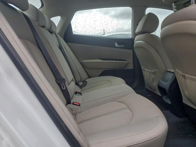 Photo 10 from auction – 2016 KIA OPTIMA LX with VIN 5XXGT4L38GG065447