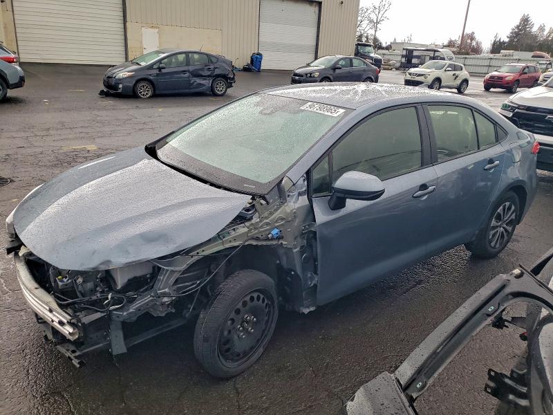 TOYOTA COROLLA LE 2022 with VIN JTDEAMDE1NJ039620 - Photo from auction