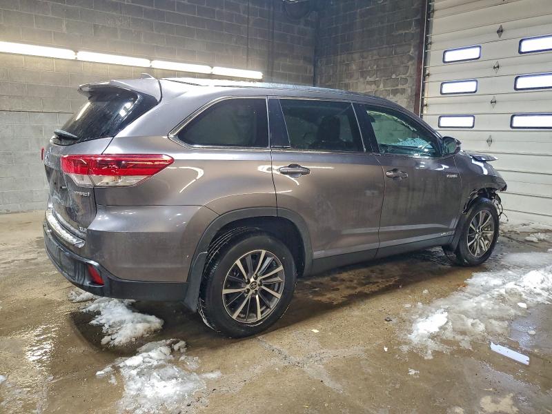 Photo 3 from auction – 2019 TOYOTA HIGHLANDER with VIN 5TDJGRFH7KS073755