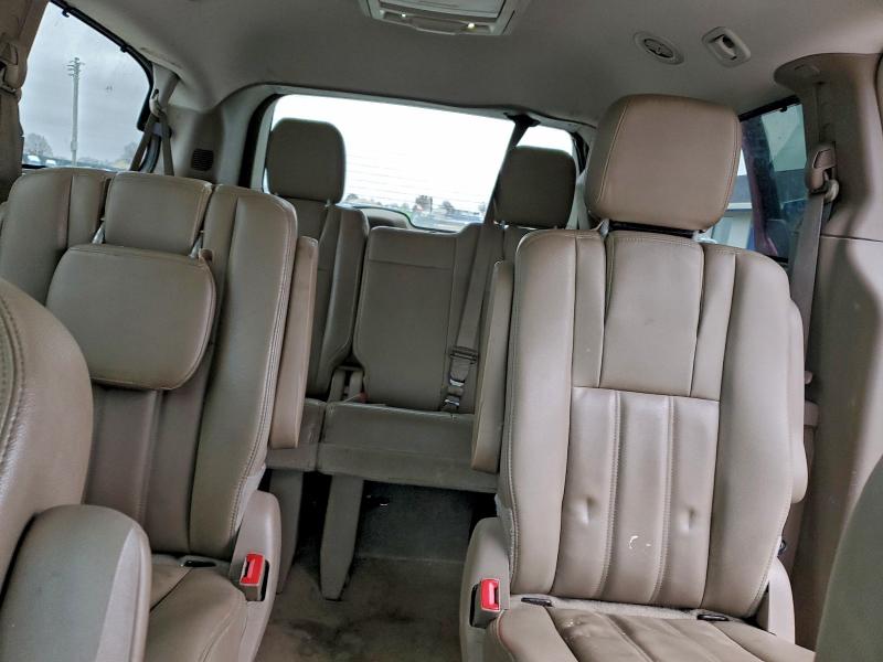 Photo 10 from auction – 2016 CHRYSLER TOWN & COU with VIN 2C4RC1BG7GR283821