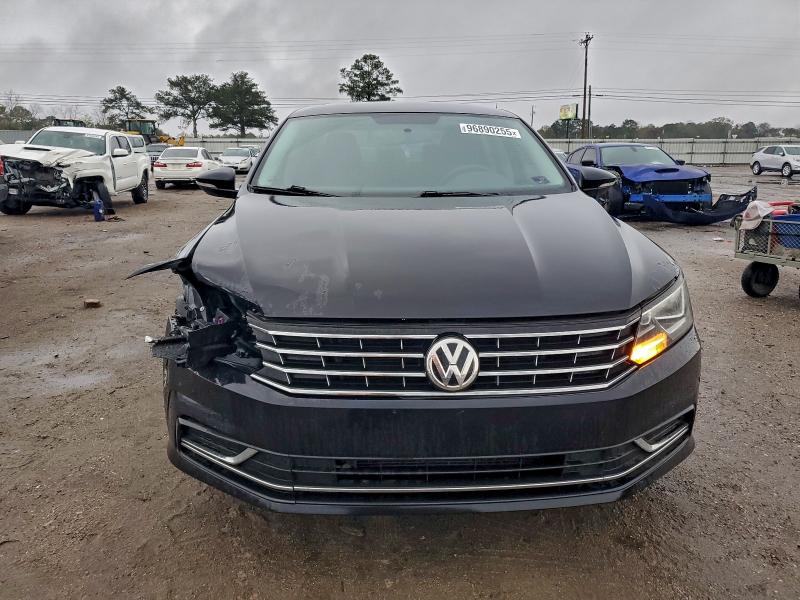 Photo 5 from auction – 2017 VOLKSWAGEN PASSAT S with VIN 1VWAT7A30HC040759