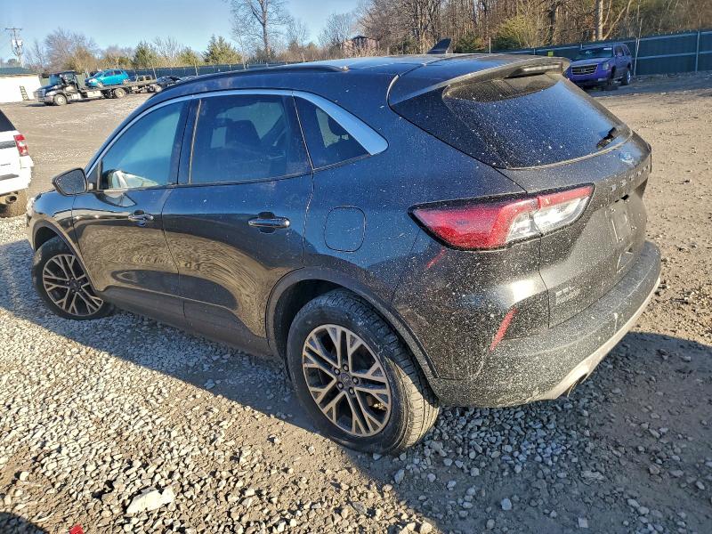 Photo 2 from auction – 2020 FORD ESCAPE SEL with VIN 1FMCU9H67LUA73292