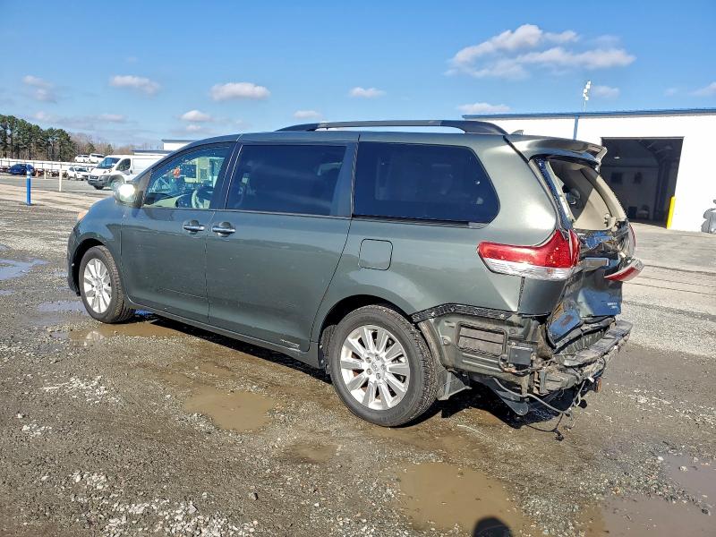 Photo 2 from auction – 2013 TOYOTA SIENNA XLE with VIN 5TDDK3DC1DS068120