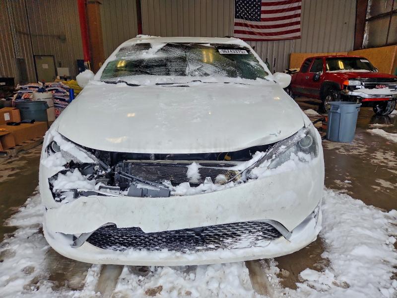 Photo 5 from auction – 2017 CHRYSLER PACIFICA with VIN 2C4RC1BG2HR583199