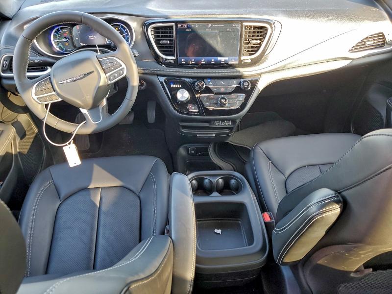 Фото 8 с аукциона – 2025 CHRYSLER PACIFICA H с VIN 2C4RC1S7XSR538406