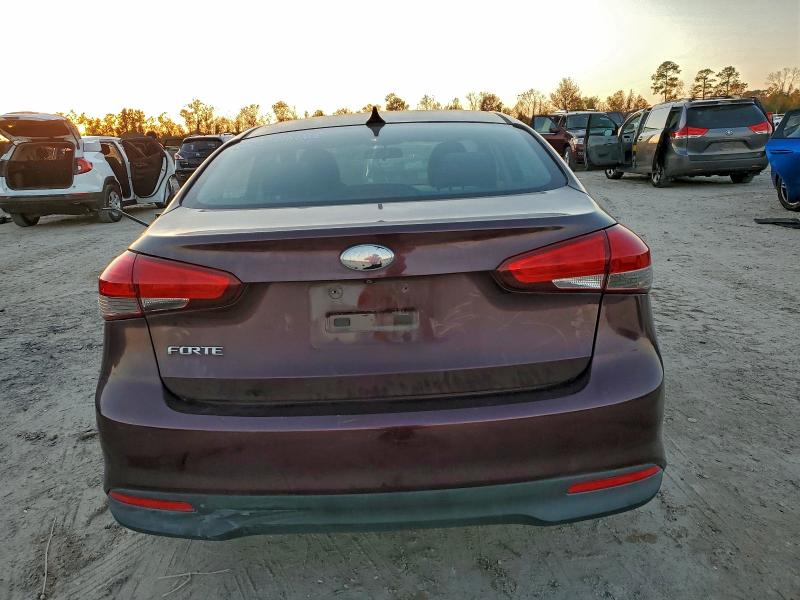 Photo 6 from auction – 2017 KIA FORTE LX with VIN 3KPFL4A78HE080333