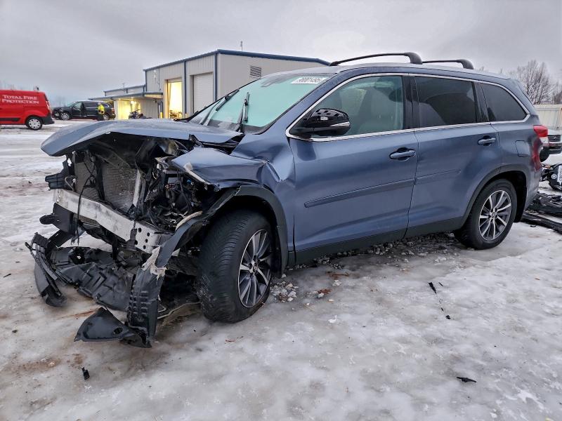 Photo 1 from auction – 2019 TOYOTA HIGHLANDER with VIN 5TDJZRFH3KS722400