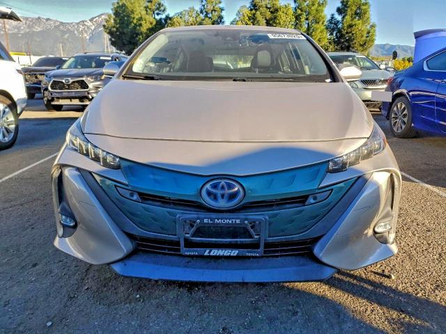 Photo 5 from auction – 2017 TOYOTA PRIUS PRIM with VIN JTDKARFP2H3016970