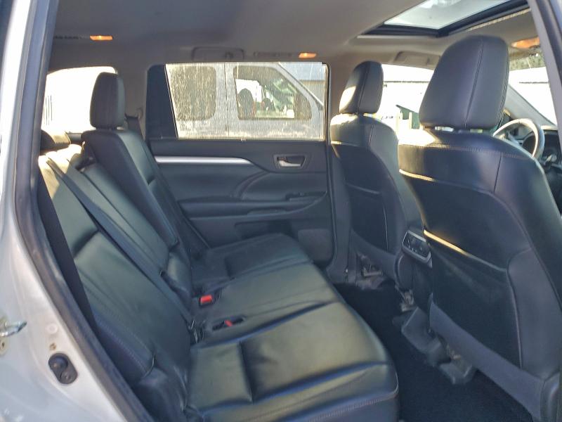 Photo 11 from auction – 2015 TOYOTA HIGHLANDER with VIN 5TDJKRFH4FS115187