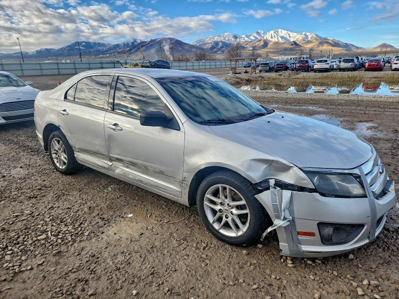 Photo 4 from auction – 2012 FORD FUSION S with VIN 3FAHP0GA8CR313112